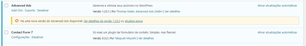 Exemplo de 2 plugins WP instalados e suas informações como o aviso para atualizar